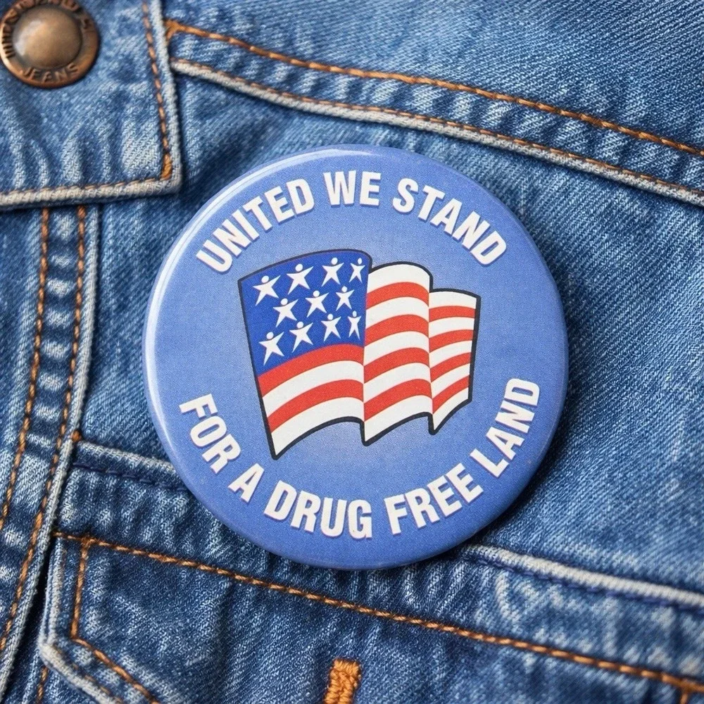 VTG United We Stand For A Drug Free Land American Flag Pin Button EUC